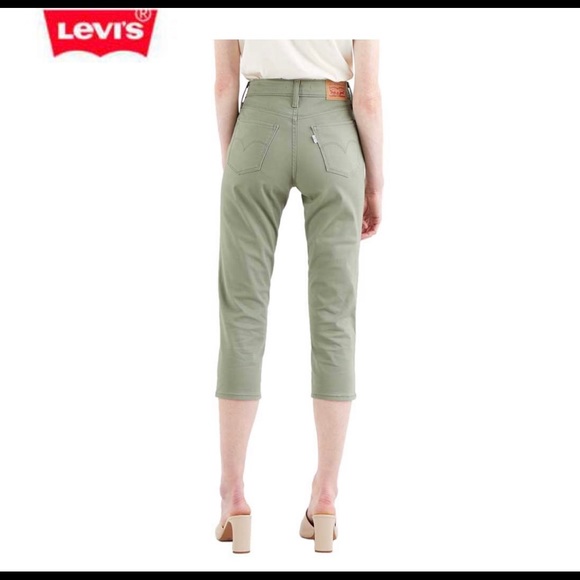 Levi’s 311 Shaping Skinny Capri’s - Picture 3 of 6